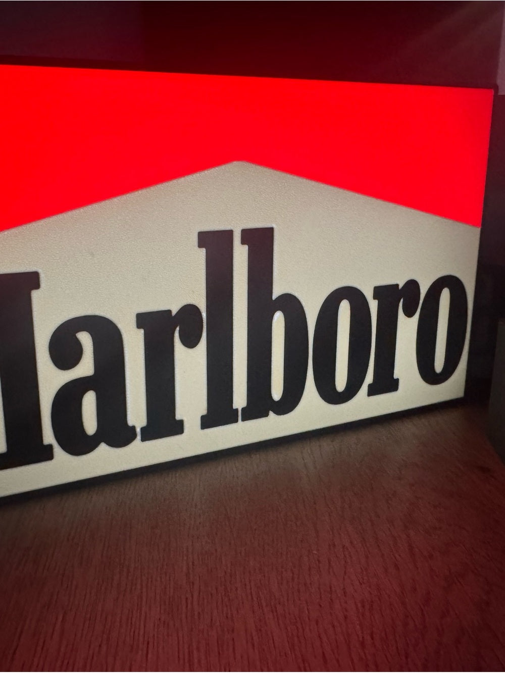 Retro-style red and white LED light box, view 4